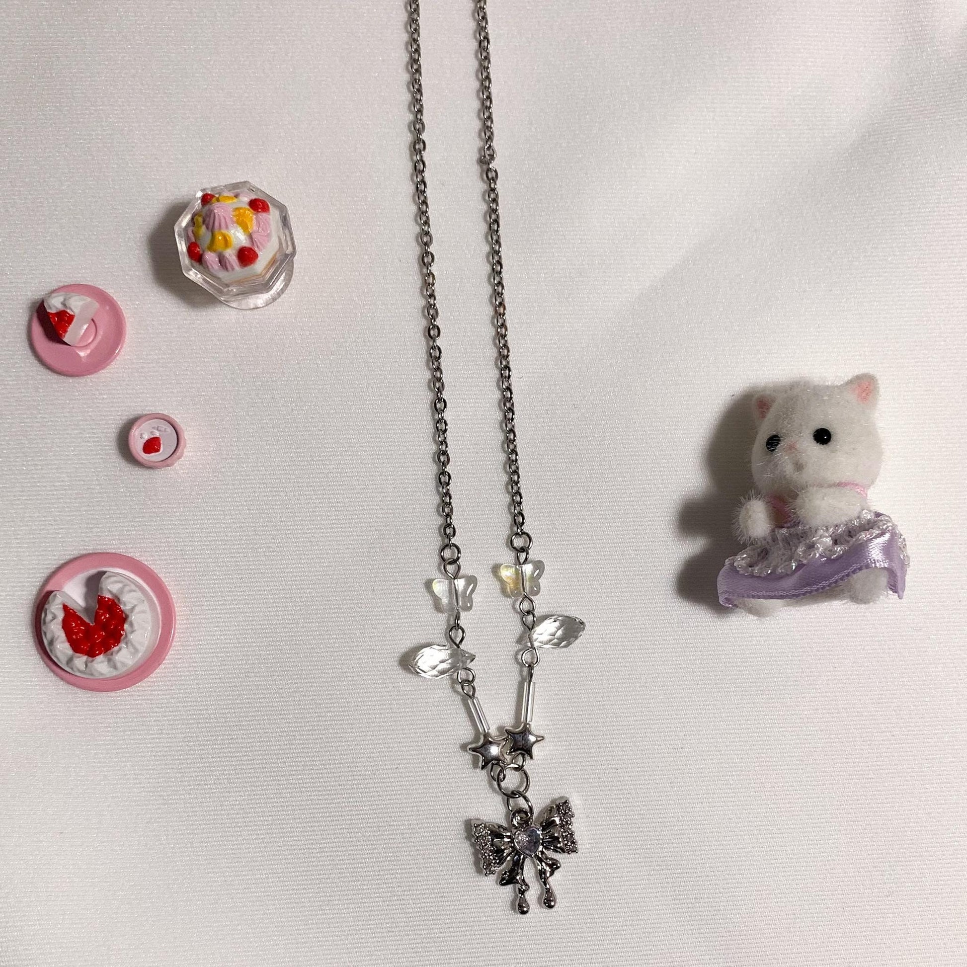 Bow beads necklace