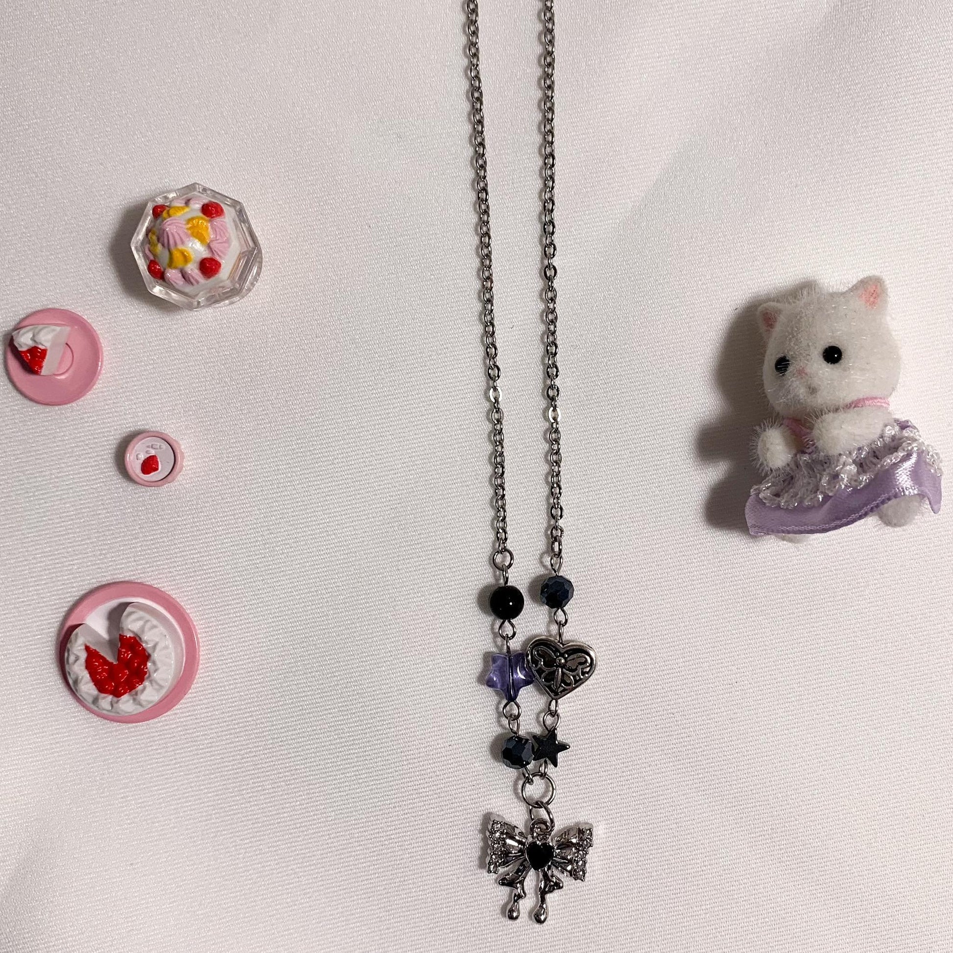 Bow beads necklace