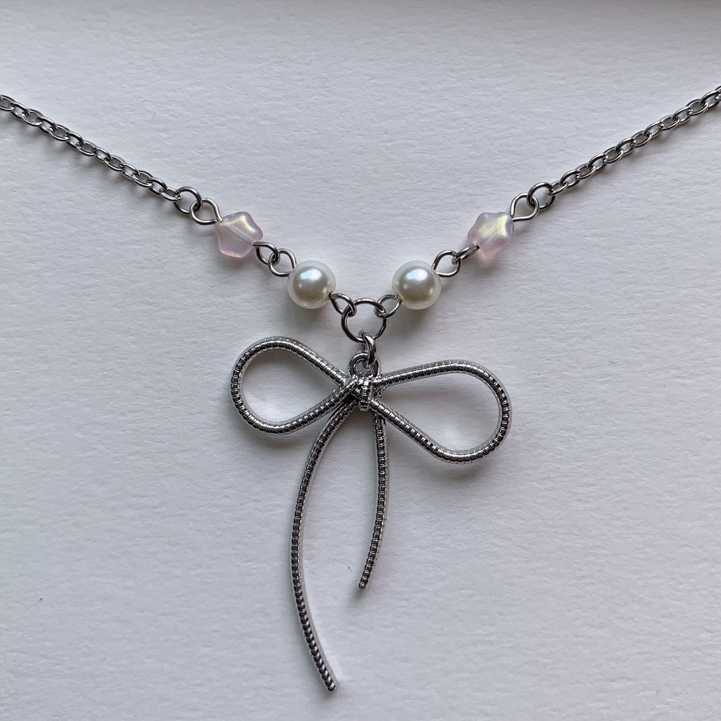 Bow beads necklace