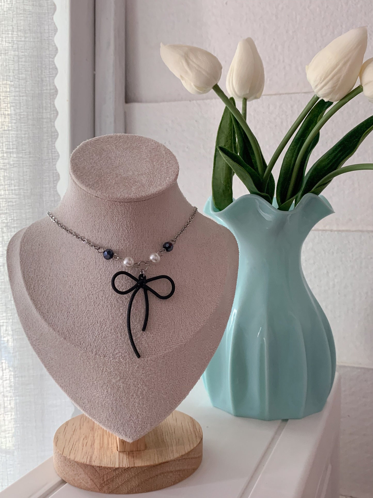 Bow beads necklace