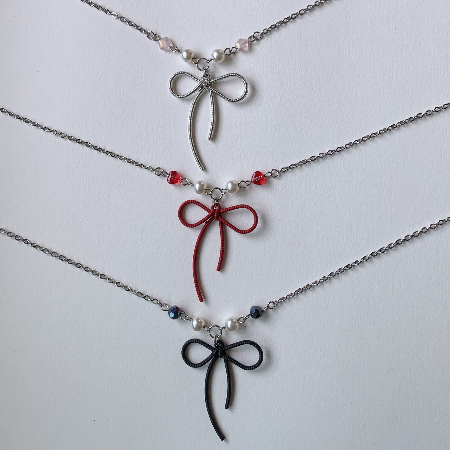 Bow beads necklace