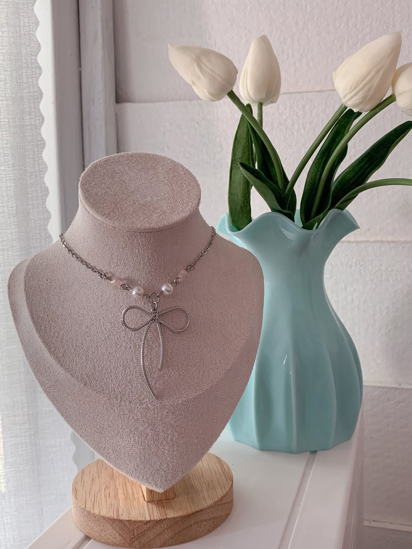 Bow beads necklace
